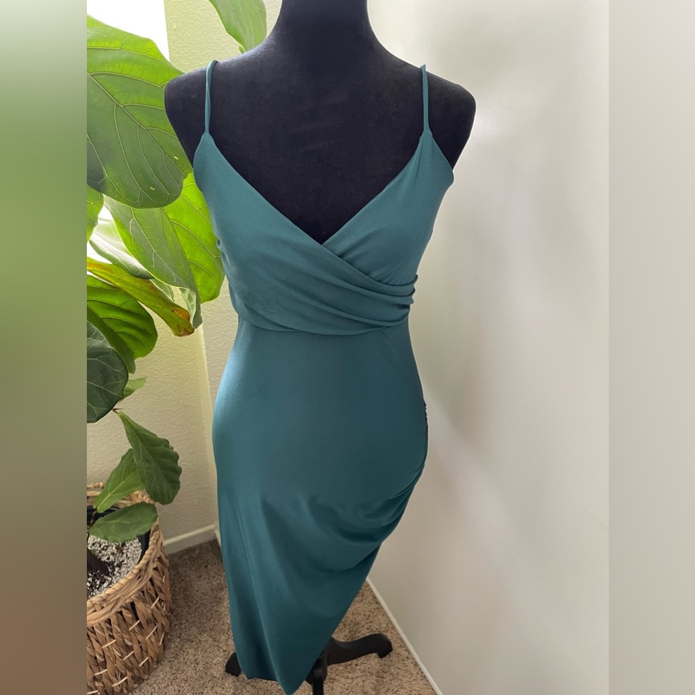 Dress - Picture 2 of 10